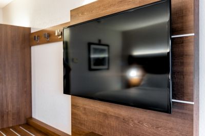 Television Hanging Service in Olathe, KS